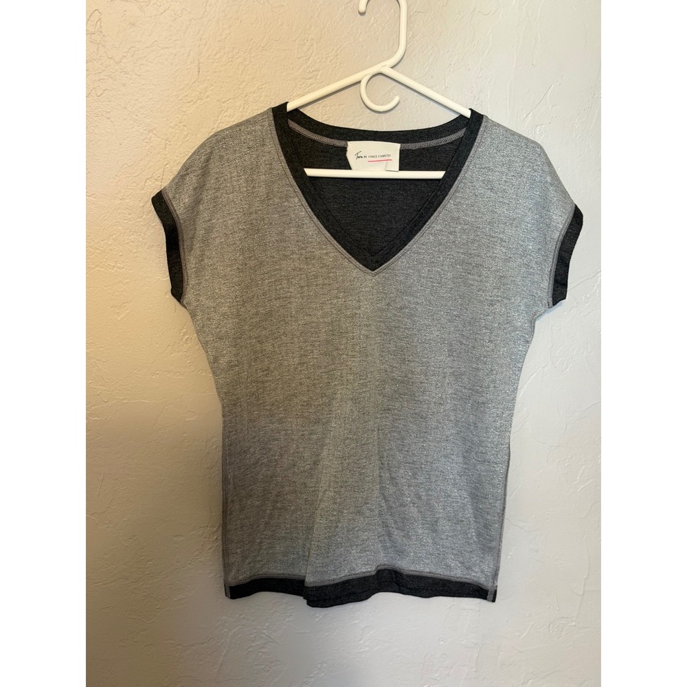 Two by Vince Camuto Grey Heather V-Neck Short Sleeve Top XS